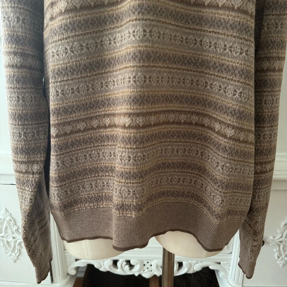 Brooks Brothers Extra Fine Italian  Merino Wool V Neck Sweater Jumper